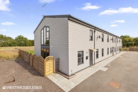 4 bedroom barn conversion to rent, Elbow Lane, Hertford SG13