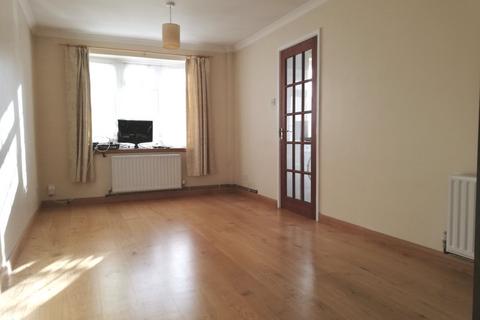 Studio to rent, Goodwood Road, Redhill