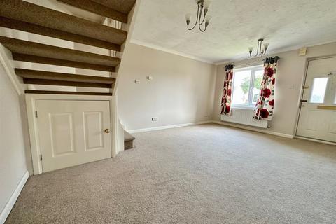 2 bedroom terraced house to rent, Sovereign Close, Braintree, CM7