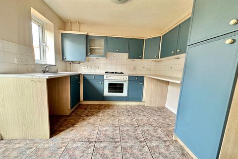 2 bedroom terraced house to rent, Sovereign Close, Braintree, CM7