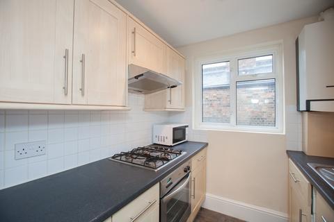 2 bedroom flat to rent - Bulwer Road, London E11