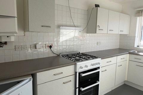 2 bedroom apartment to rent, Ainsdale Close, Fernwood, Newark, NG24