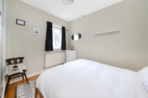 1 bedroom apartment to rent, Bellenden Road, London