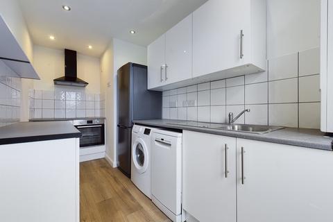 2 bedroom apartment to rent, Dixwell Road, Folkestone