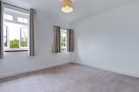 2 bedroom apartment to rent, Dixwell Road, Folkestone