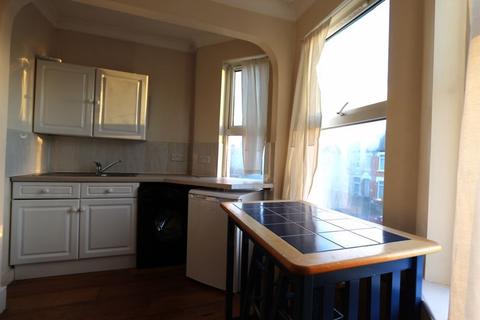 Studio to rent, Lakefield Road, Turnpike Lane N22