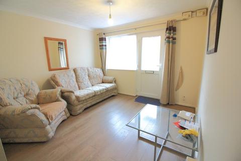 1 bedroom ground floor flat to rent, Lymington, Hampshire