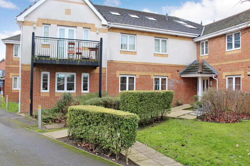 Salisbury Road, Totton 2 bed ground floor flat £199,950