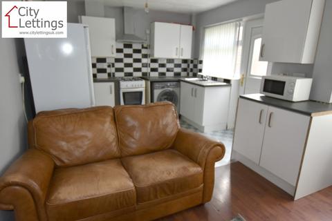 3 bedroom terraced house to rent - St Anthony's Court, Lenton House Share