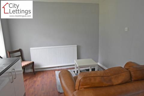 3 bedroom terraced house to rent, St Anthony's Court, Lenton House Share