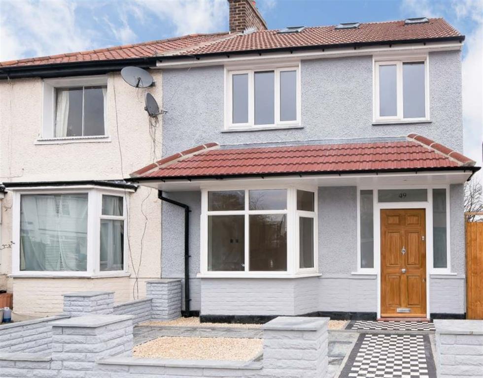 Rogers Road, London, SW17 5 bed semidetached house £875,000