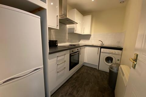 2 bedroom flat to rent, Rodney Place, Canonmills, Edinburgh, EH7