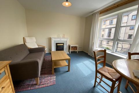 2 bedroom flat to rent, Rodney Place, Canonmills, Edinburgh, EH7