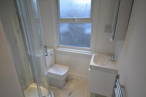 3 bedroom flat to rent, Chapter Road, London, NW2