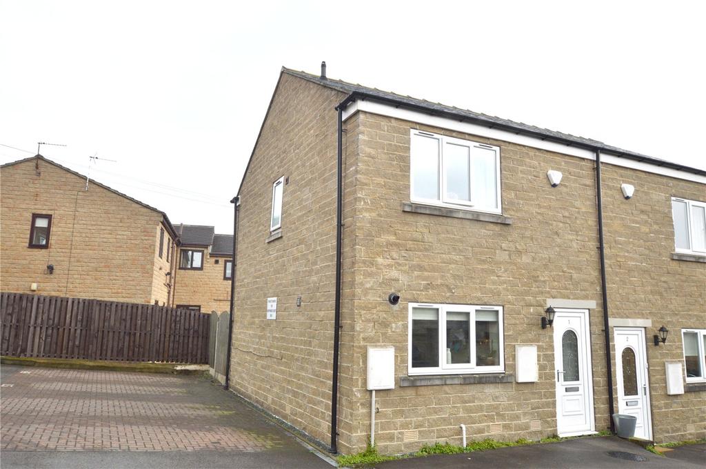 Northwood Green, Off Roker Lane, Pudsey, West Yorkshire 2 bed terraced