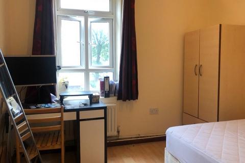 1 bedroom in a flat share to rent, Flat-share/All Bills Included, Hackney E9