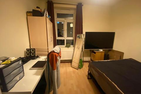 1 bedroom in a flat share to rent, Flat-share/All Bills Included, Hackney E9