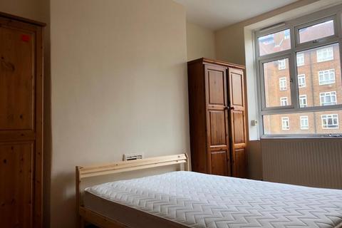 1 bedroom in a flat share to rent, Flat Share, All Bills + Wifi Inc - Homerton, E9