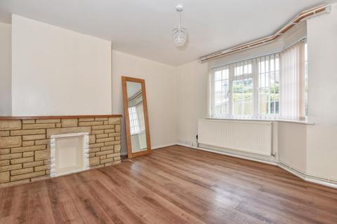 3 bedroom semi-detached house to rent, Terryfield Road,  High Wycombe,  HP13