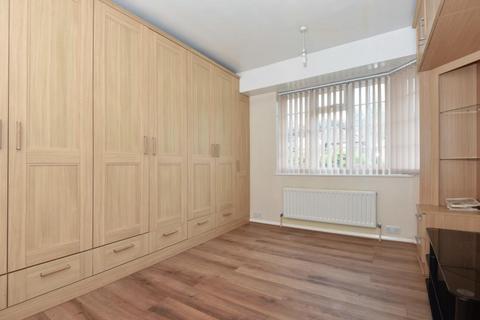 3 bedroom semi-detached house to rent, Terryfield Road,  High Wycombe,  HP13