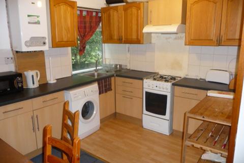 3 bedroom house to rent, 48 Kelso Gardens University Area Leeds West Yorkshire