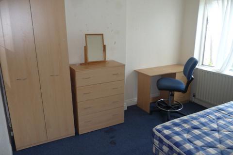 4 bedroom house to rent, 3 Kelso Gardens University Area Leeds West Yorkshire