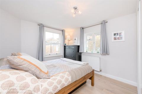 2 bedroom apartment to rent, Felixstowe Road, London, NW10