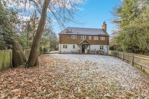 3 bedroom detached house to rent, Back Lane, Godden Green, Sevenoaks, Kent