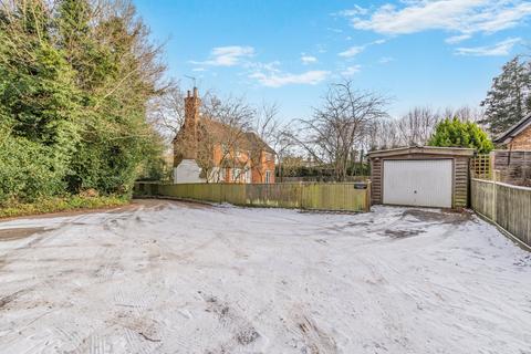 3 bedroom detached house to rent, Back Lane, Godden Green, Sevenoaks, Kent