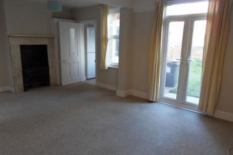 3 bedroom terraced house to rent, York Street, Castle Road Area