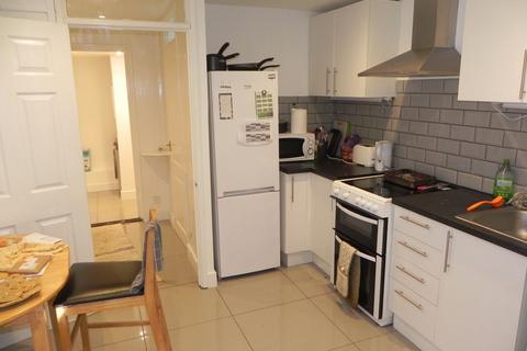 Greville Close GU2 8DW