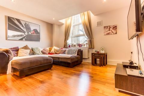 2 bedroom flat to rent, NW2