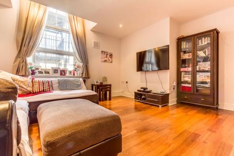 2 bedroom flat to rent, NW2