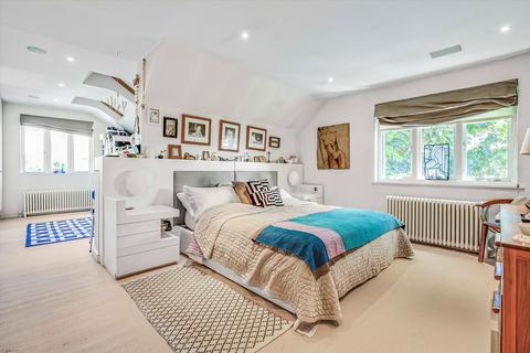 4 bedroom detached house for sale, Just off Petersham Road, Richmond, TW10