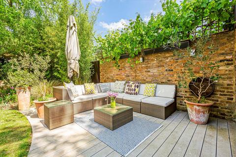 4 bedroom detached house for sale, Just off Petersham Road, Richmond, TW10