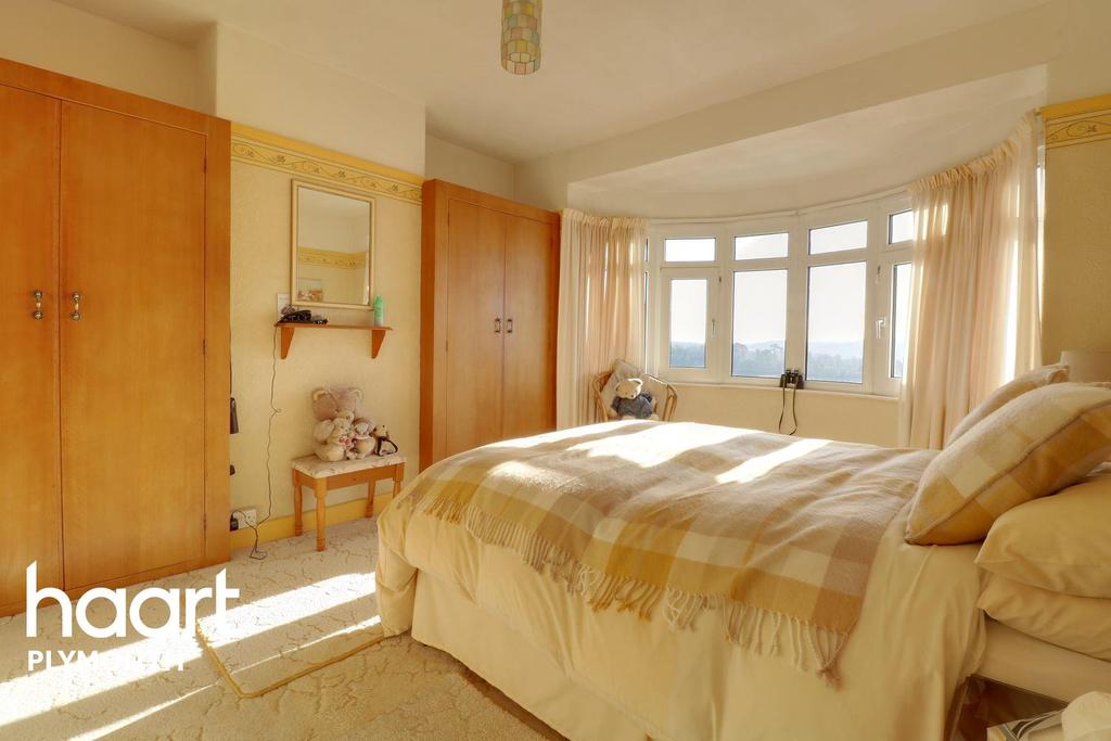 Fairview Avenue, Plymouth 3 bed semidetached house £180,000