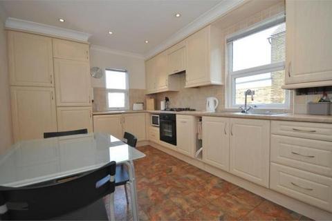 2 bedroom apartment to rent, Staines-upon-Thames,  Surrey,  TW18