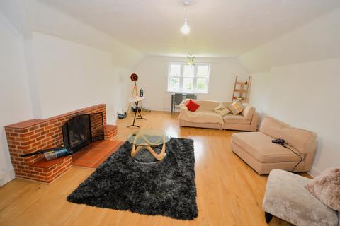 3 bedroom flat to rent, Westwood Road, Windlesham