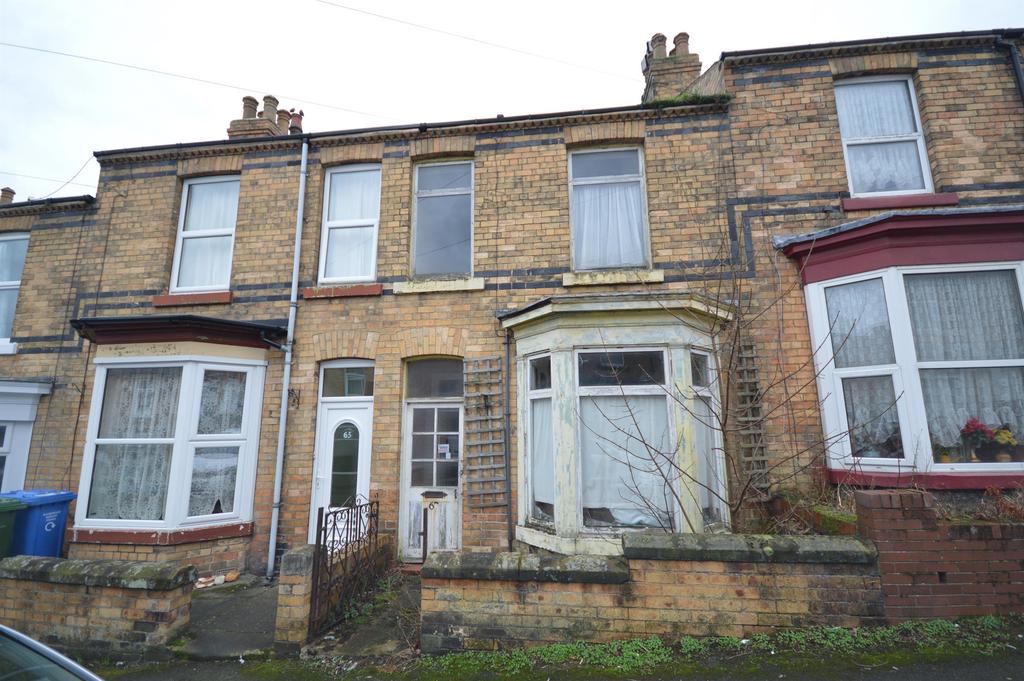 Highfield, Scarborough, YO12 4AW 2 bed terraced house £70,000
