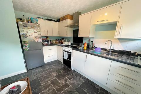 2 bedroom terraced bungalow to rent, Hale