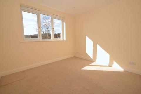2 bedroom apartment to rent, St. Christophers Road, Haslemere