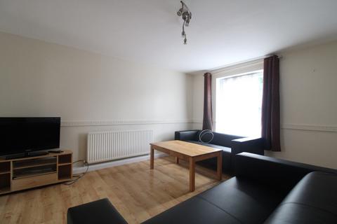 4 bedroom terraced house to rent, Humber Road, Beeston, Nottingham