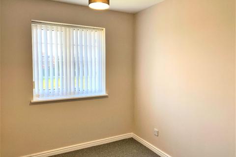 2 bedroom apartment to rent, Redmire Close, DL1