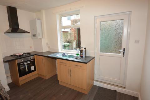 2 bedroom terraced house to rent, Duke Place, Worksop