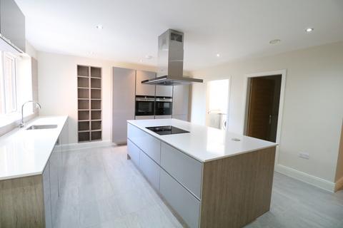 3 bedroom apartment to rent, Warwick Road, Solihull B91