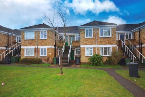 3 bedroom ground floor flat to rent, Abbey Court, Camberley