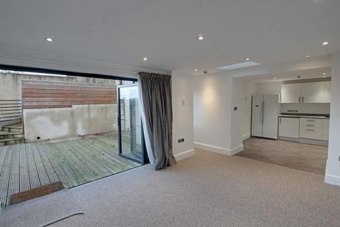 1 bedroom apartment to rent, Calton Road, Bath