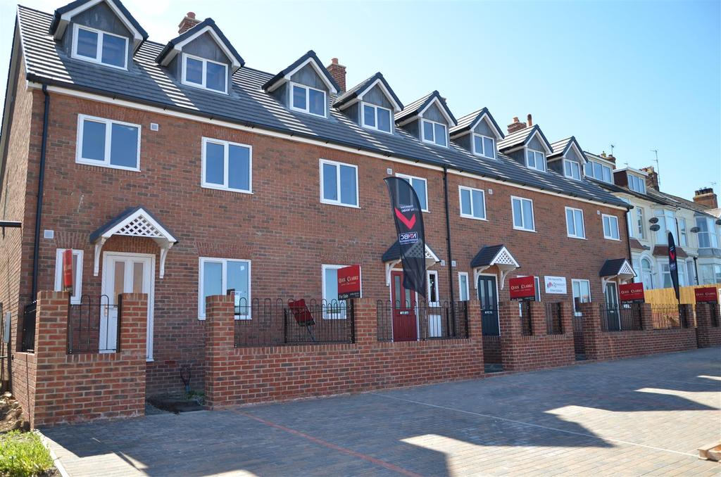 Esplanade, Hornsea 4 bed townhouse £205,000