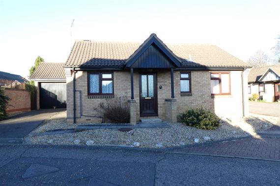 Barn Owl Close East Hunsbury Northampton 2 Bed Bungalow 235 000