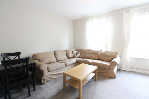 3 bedroom apartment to rent, New Road